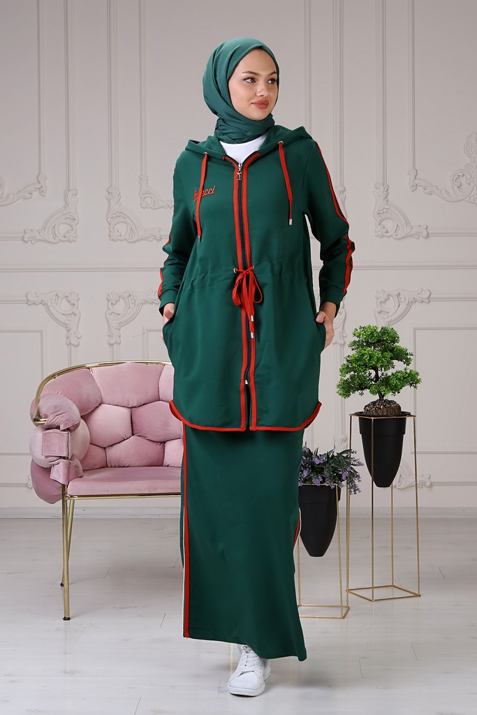 طقم ثلاث قطع تنورة مع هودي