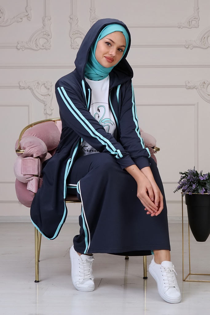 طقم ثلاث قطع تنورة مع هودي