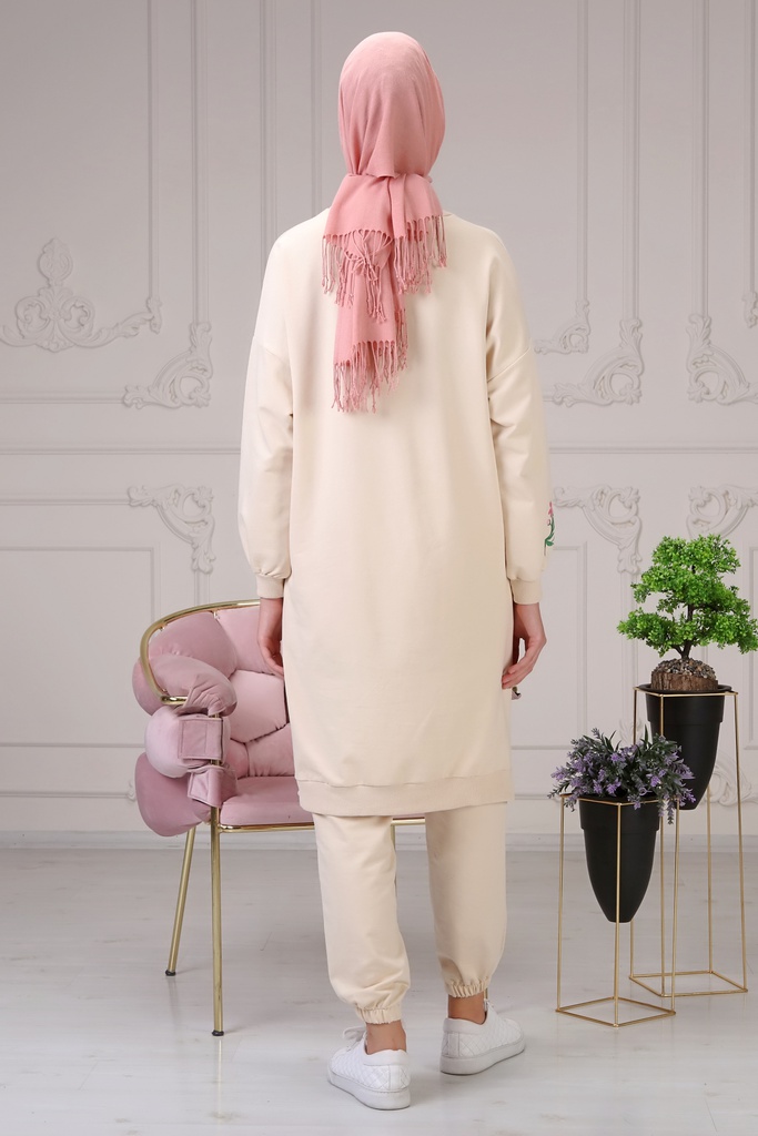 طقم قطعتين مطرز