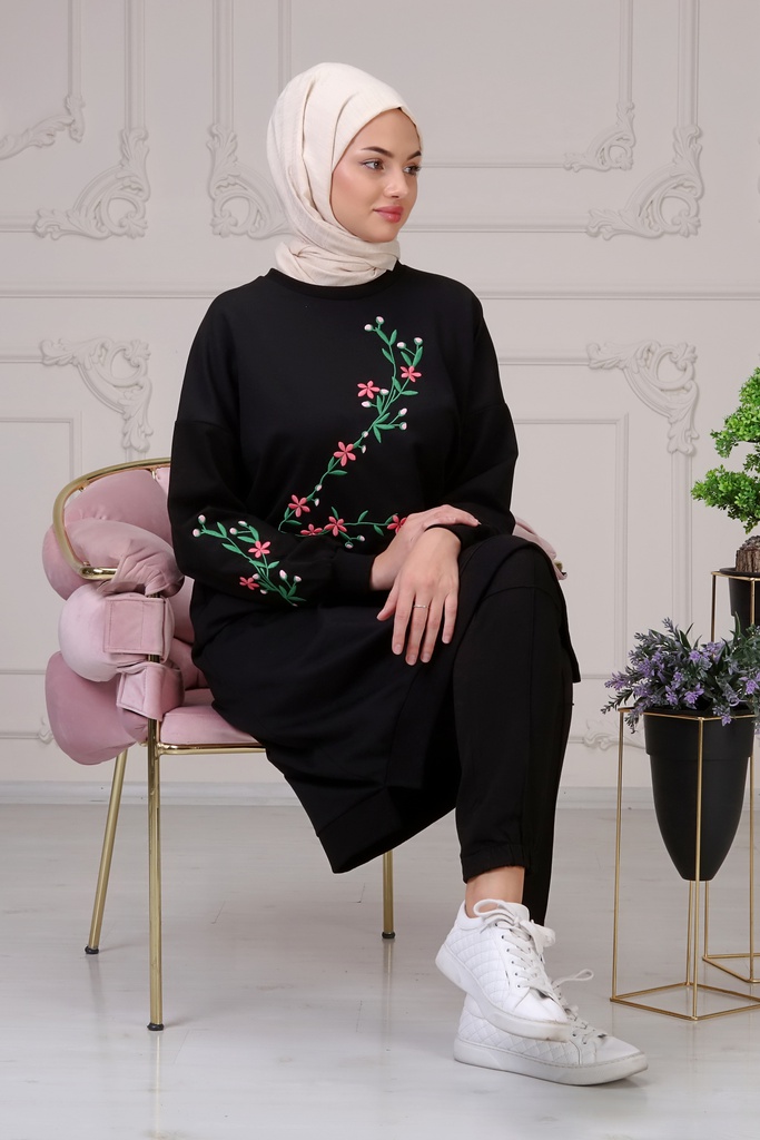 طقم قطعتين مطرز